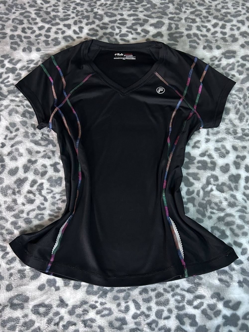 FILA Women's V-Neck Athletic Top Size Medium Like New